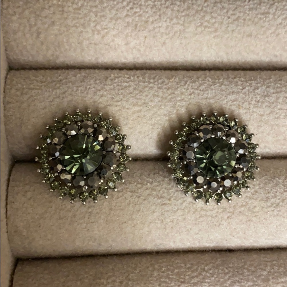 Circular green south moon under earrings